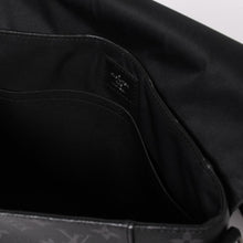 Load image into Gallery viewer, 極美品 LOUIS VUITTON ルイヴィトン メッセンジャーPM エクスプローラー モノグラム ブラック エクリプス M40565 シルバー金具 中古 4a003674