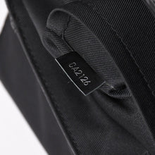 Load image into Gallery viewer, 極美品 LOUIS VUITTON ルイヴィトン メッセンジャーPM エクスプローラー モノグラム ブラック エクリプス M40565 シルバー金具 中古 4a003674