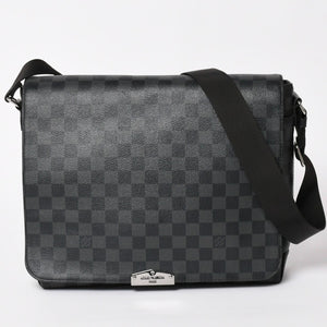 極美品 LOUIS VUITTON ルイヴィトン ディスリクト MM メッセンジャーバッグ N40350 ショルダーバッグ ダミエグラフィクト ブラック シルバー金具 中古 4a003675