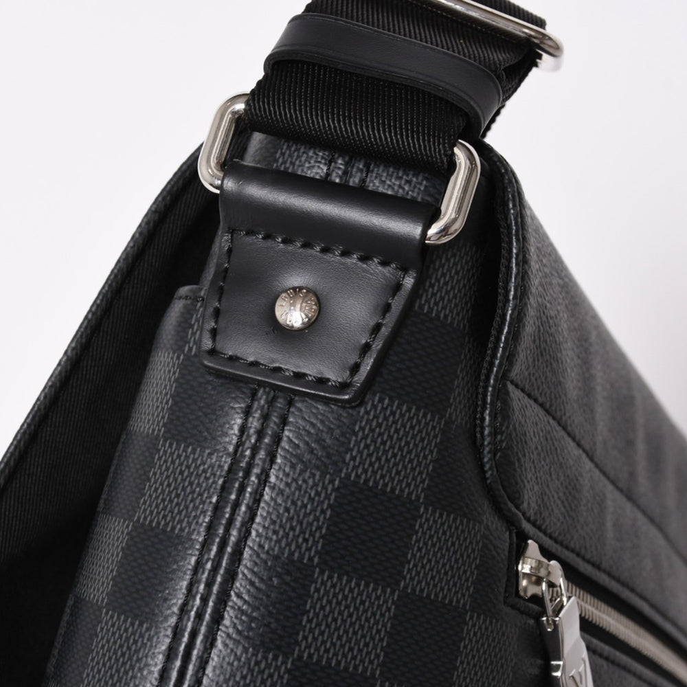 極美品 LOUIS VUITTON ルイヴィトン ディスリクト MM メッセンジャーバッグ N40350 ショルダーバッグ ダミエグラフィクト ブラック シルバー金具 中古 4a003675