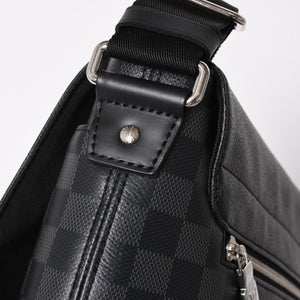 極美品 LOUIS VUITTON ルイヴィトン ディスリクト MM メッセンジャーバッグ N40350 ショルダーバッグ ダミエグラフィクト ブラック シルバー金具 中古 4a003675