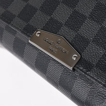 Load image into Gallery viewer, 極美品 LOUIS VUITTON ルイヴィトン ディスリクト MM メッセンジャーバッグ N40350 ショルダーバッグ ダミエグラフィクト ブラック シルバー金具 中古 4a003675