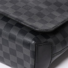 Load image into Gallery viewer, 極美品 LOUIS VUITTON ルイヴィトン ディスリクト MM メッセンジャーバッグ N40350 ショルダーバッグ ダミエグラフィクト ブラック シルバー金具 中古 4a003675