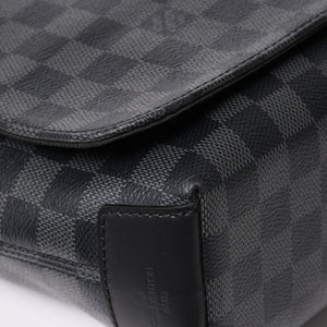 極美品 LOUIS VUITTON ルイヴィトン ディスリクト MM メッセンジャーバッグ N40350 ショルダーバッグ ダミエグラフィクト ブラック シルバー金具 中古 4a003675