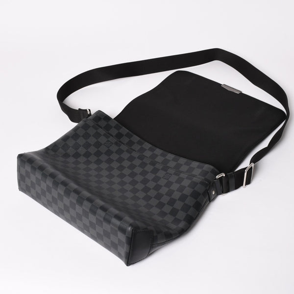 極美品 LOUIS VUITTON ルイヴィトン ディスリクト MM メッセンジャーバッグ N40350 ショルダーバッグ ダミエグラフィクト ブラック シルバー金具 中古 4a003675