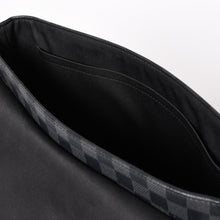 Load image into Gallery viewer, 極美品 LOUIS VUITTON ルイヴィトン ディスリクト MM メッセンジャーバッグ N40350 ショルダーバッグ ダミエグラフィクト ブラック シルバー金具 中古 4a003675