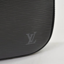 画像をギャラリービューアに読み込む, 極美品 LOUIS VUITTON ルイヴィトン レヴリ ワンショルダーバッグ ハンドバッグ M52162 ブラック エピレザー 中古 4a003500