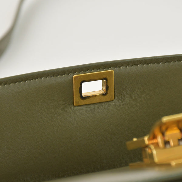 CELINE セリーヌ フィービー期 クラシック ボックス レザー ショルダーバッグ カーキ グリーン ゴールド金具 レザー 美品 中古 4a003688