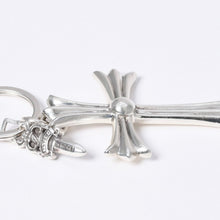 Load image into Gallery viewer, CHROME HEARTS クロムハーツ ラージCHクロスキーリングウィズダガーキーリング チャーム ペンダントトップ シルバー925 アクセサリー 重量55.2g 美品 中古 4a001133