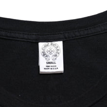 画像をギャラリービューアに読み込む, CHROME HEARTS クロムハーツ FOTI 半袖プリントTシャツ ジョーフォティ スカル ホースシュー CHクロス ブラック レッド ラメプリント Sサイズ 美品 中古 4a003855