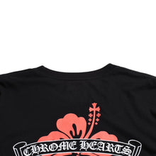 Load image into Gallery viewer, CHROME HEARTS クロムハーツ ホノルル限定 バックスクロールロゴ ロングスリーブTシャツ ハイビスカス スクロールラベルロゴ ブラック ロンT 長袖Tシャツ ブラック Lサイズ 美品 中古 4a003777