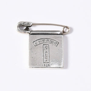 CHROME HEARTS FRAMED SAFETY PIN OSAKA Safety pin Osaka limited frame Weight approx. 8.76g Silver 925 Good condition Used 4a003796