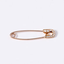 Load image into Gallery viewer, 極美品 CHROME HEARTS クロムハーツ 22K パヴェダイヤ スモール セーフティピン チャーム 重量約1.53g 22KYG 22K/2001刻印 中古 4a003803