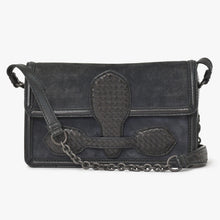 Load image into Gallery viewer, 極美品 BOTTEGAVENETA ボッテガヴェネタ イントレチャート リアルト チェーン ショルダーバッグ B04071545F ブラック 中古 4a003824