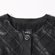 画像をギャラリービューアに読み込む, 極美品 CHANEL シャネル マトラッセ ノーカラー仕様ブラックレザージャケット ラムスキン ココマーク アウター 50サイズ P72638 中古 4a003769