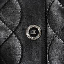 画像をギャラリービューアに読み込む, 極美品 CHANEL シャネル マトラッセ ノーカラー仕様ブラックレザージャケット ラムスキン ココマーク アウター 50サイズ P72638 中古 4a003769