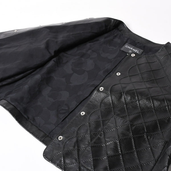 極美品 CHANEL シャネル マトラッセ ノーカラー仕様ブラックレザージャケット ラムスキン ココマーク アウター 50サイズ P72638 中古 4a003769