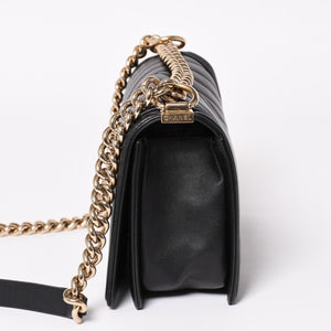 極美品 CHANEL シャネル ボーイシャネル チェーンショルダーバッグ 27番台 V字ステッチ シェブロン ココマーク ラムスキン ブラック 2way ゴールド金具 中古 4a003663