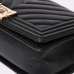 極美品 CHANEL シャネル ボーイシャネル チェーンショルダーバッグ 27番台 V字ステッチ シェブロン ココマーク ラムスキン ブラック 2way ゴールド金具 中古 4a003663