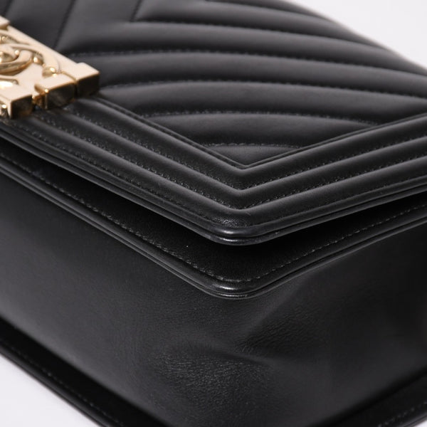 極美品 CHANEL シャネル ボーイシャネル チェーンショルダーバッグ 27番台 V字ステッチ シェブロン ココマーク ラムスキン ブラック 2way ゴールド金具 中古 4a003663