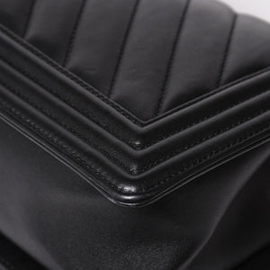 極美品 CHANEL シャネル ボーイシャネル チェーンショルダーバッグ 27番台 V字ステッチ シェブロン ココマーク ラムスキン ブラック 2way ゴールド金具 中古 4a003663