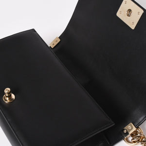 極美品 CHANEL シャネル ボーイシャネル チェーンショルダーバッグ 27番台 V字ステッチ シェブロン ココマーク ラムスキン ブラック 2way ゴールド金具 中古 4a003663