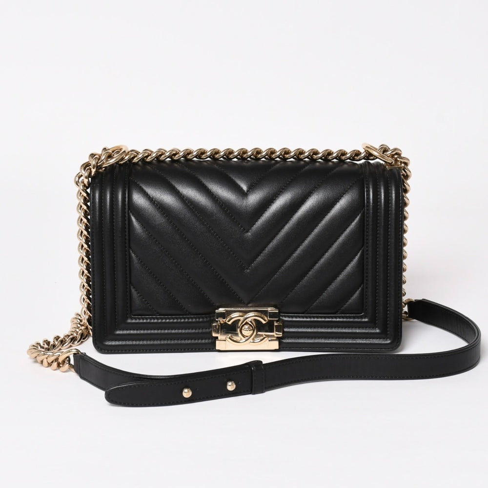 極美品 CHANEL シャネル ボーイシャネル チェーンショルダーバッグ 27番台 V字ステッチ シェブロン ココマーク ラムスキン ブラック 2way ゴールド金具 中古 4a003663