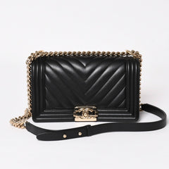 極美品 CHANEL シャネル ボーイシャネル チェーンショルダーバッグ 27番台 V字ステッチ シェブロン ココマーク ラムスキン ブラック 2way ゴールド金具 中古 4a003663