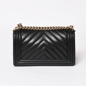 極美品 CHANEL シャネル ボーイシャネル チェーンショルダーバッグ 27番台 V字ステッチ シェブロン ココマーク ラムスキン ブラック 2way ゴールド金具 中古 4a003663
