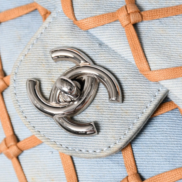 CHANEL シャネル デカマトラッセ30 Sフラップ Wチェーンショルダーバッグ 14番台 ココマーク デニム 編み込み ブルー 美品 中古 4a003841