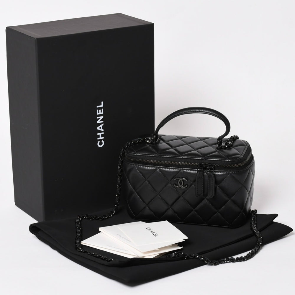 極美品 CHANEL シャネル SO BLACK ソーブラック ヴァニティ チェーンショルダーバッグ AP2199 ランダム番台 ココマーク 中古 4a003839