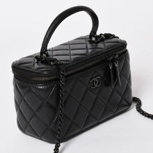 画像をギャラリービューアに読み込む, 極美品 CHANEL シャネル SO BLACK ソーブラック ヴァニティ チェーンショルダーバッグ AP2199 ランダム番台 ココマーク 中古 4a003839