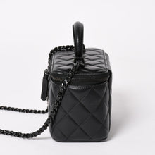 画像をギャラリービューアに読み込む, 極美品 CHANEL シャネル SO BLACK ソーブラック ヴァニティ チェーンショルダーバッグ AP2199 ランダム番台 ココマーク 中古 4a003839