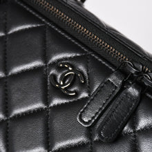 画像をギャラリービューアに読み込む, 極美品 CHANEL シャネル SO BLACK ソーブラック ヴァニティ チェーンショルダーバッグ AP2199 ランダム番台 ココマーク 中古 4a003839