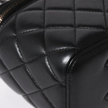 画像をギャラリービューアに読み込む, 極美品 CHANEL シャネル SO BLACK ソーブラック ヴァニティ チェーンショルダーバッグ AP2199 ランダム番台 ココマーク 中古 4a003839