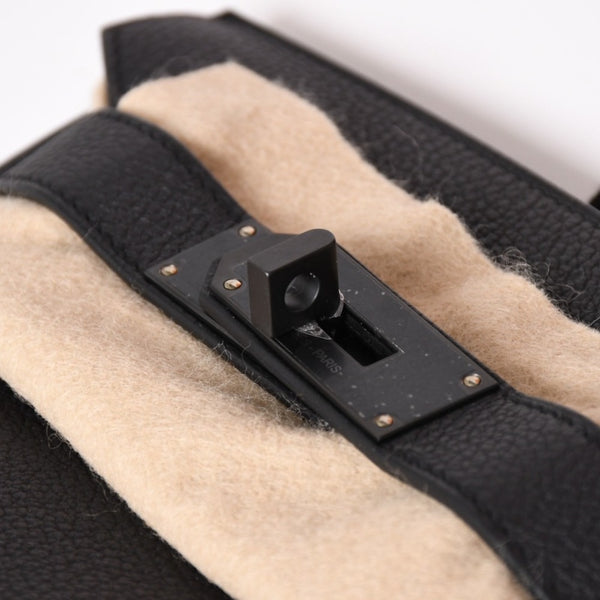 New and unused Hermes Kelly Akkad PM W engraved one shoulder bag black so black monochrome hardware used 4a003843