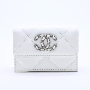 極美品 CHANEL シャネル CHANEL 19 スモールフラップウォレット 三つ折り財布 AP1064 32番台 ココマーク ラムスキン ホワイト 中古 4a003636