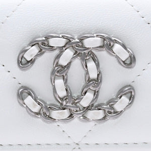 極美品 CHANEL シャネル CHANEL 19 スモールフラップウォレット 三つ折り財布 AP1064 32番台 ココマーク ラムスキン ホワイト 中古 4a003636