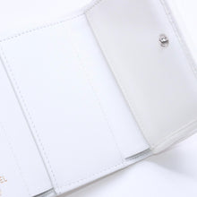 画像をギャラリービューアに読み込む, 極美品 CHANEL シャネル CHANEL 19 スモールフラップウォレット 三つ折り財布 AP1064 32番台 ココマーク ラムスキン ホワイト 中古 4a003636