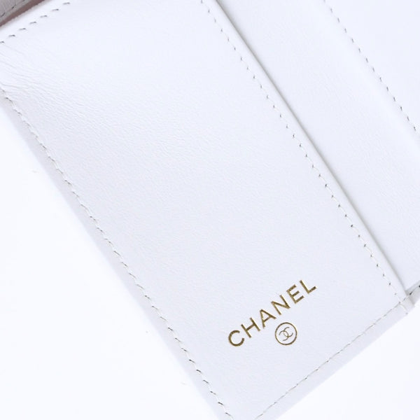 極美品 CHANEL シャネル CHANEL 19 スモールフラップウォレット 三つ折り財布 AP1064 32番台 ココマーク ラムスキン ホワイト 中古 4a003636