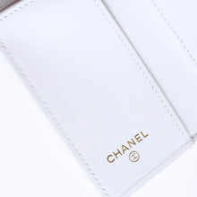 画像をギャラリービューアに読み込む, 極美品 CHANEL シャネル CHANEL 19 スモールフラップウォレット 三つ折り財布 AP1064 32番台 ココマーク ラムスキン ホワイト 中古 4a003636