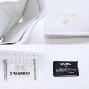 極美品 CHANEL シャネル CHANEL 19 スモールフラップウォレット 三つ折り財布 AP1064 32番台 ココマーク ラムスキン ホワイト 中古 4a003636