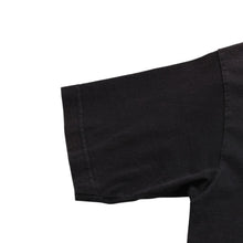 Load image into Gallery viewer, CHROME HEARTS クロムハーツ オールドモデル ホースシュー&amp;スタープリントポケットTシャツ Mサイズ ホースシュー CHクロス スクロールラベル CHロゴ スターデザイン ホワイト 美品 中古 4a003868