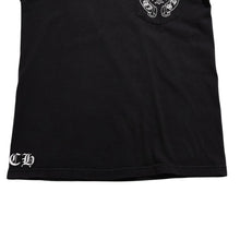 Load image into Gallery viewer, CHROME HEARTS クロムハーツ オールドモデル ホースシュー&amp;スタープリントポケットTシャツ Mサイズ ホースシュー CHクロス スクロールラベル CHロゴ スターデザイン ホワイト 美品 中古 4a003868
