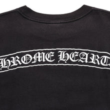 Load image into Gallery viewer, CHROME HEARTS クロムハーツ オールドモデル ホースシュー&amp;スタープリントポケットTシャツ Mサイズ ホースシュー CHクロス スクロールラベル CHロゴ スターデザイン ホワイト 美品 中古 4a003868