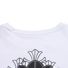 画像をギャラリービューアに読み込む, 極美品 CHROME HEARTS クロムハーツ セメタリービッグクロス Tシャツ CHクロス スクロールラベル CHロゴ ホワイト Sサイズ 中古 4a003866