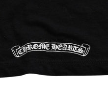 画像をギャラリービューアに読み込む, CHROME HEARTS クロムハーツ Tシャツ 半袖 Vネック スクロールラベルロゴ Black ブラック 美品 中古 4a003863