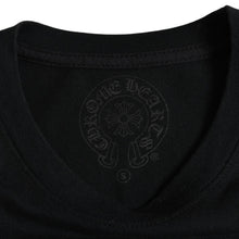 Load image into Gallery viewer, CHROME HEARTS クロムハーツ Made in hollywood バックプリントTシャツ ホースシュー CHプラス スクロールラベル ブラック ホワイト Sサイズ 美品 中古 4a003864