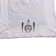 Load image into Gallery viewer, CHROME HEARTS クロムハーツ Joe Foti フォティドッグ ストライプ柄Tシャツ 半袖Tシャツ ボーダー柄 スカル ホースシュー CHクロス ホワイト ブラック 美品 中古 4a003850