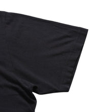 Load image into Gallery viewer, CHROME HEARTS クロムハーツ ヴァーティカルロゴ Tシャツ スクロールラベルロゴ ブラック イエロー サイズL 良品 中古 4a003858